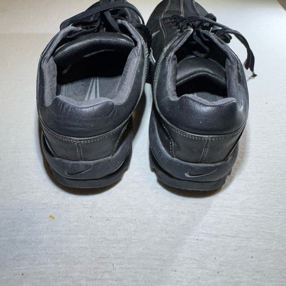Nike Men's Black and Gray golf shoes - Picture 8 of 8
